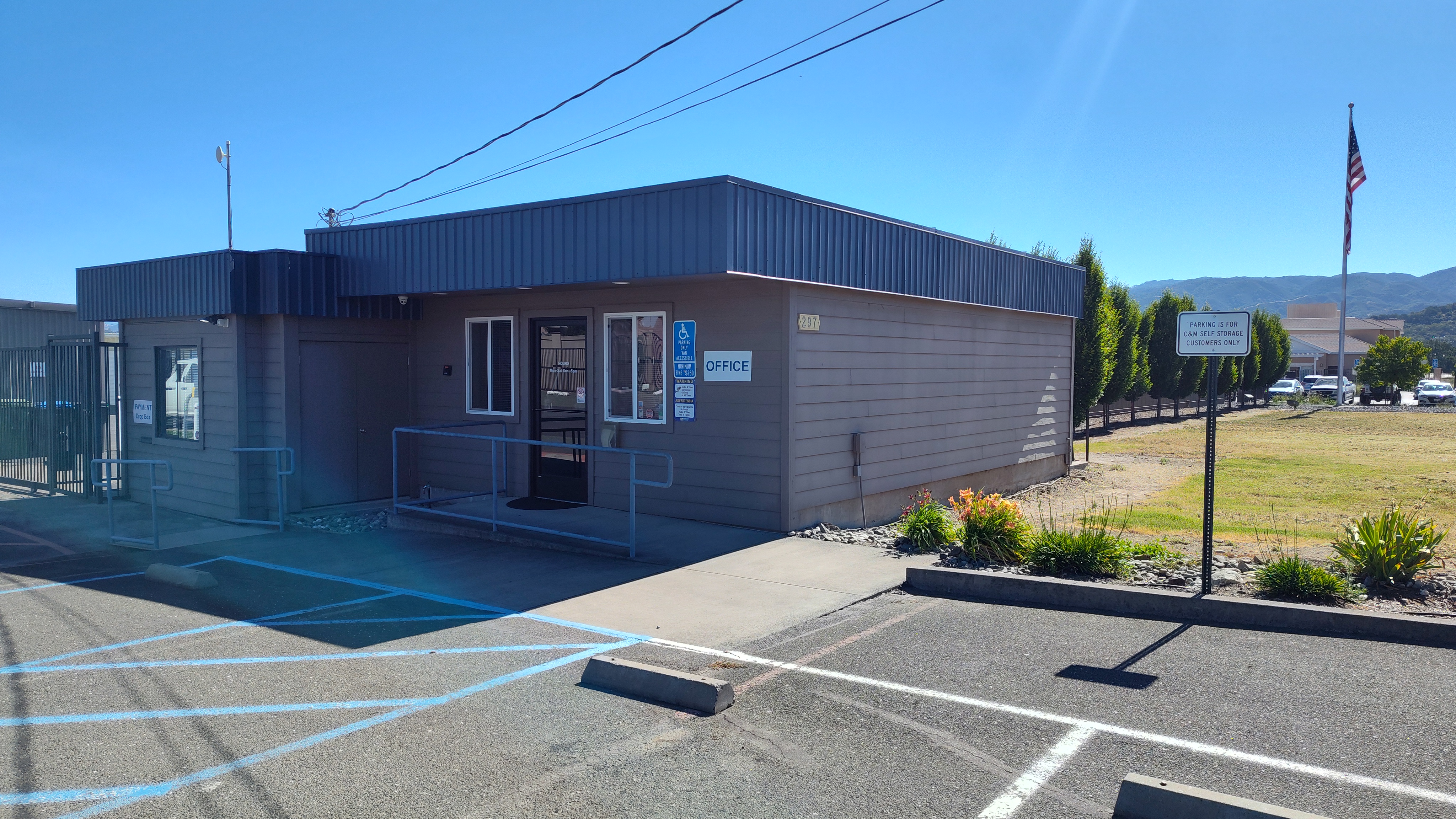 C&M office